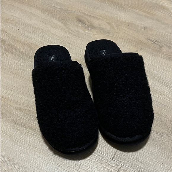 Hush Men’s Black Wooly Fuzzy Slippers Medium (42-43) - Picture 2 of 7